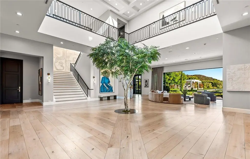 A Lavish Statement of Design Excellence 2100 Stratford Cir Is Californias Most Extraordinary 39.9M Trophy Estate 7