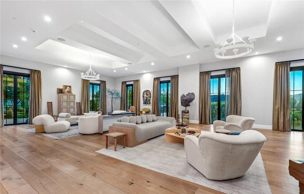 A Lavish Statement of Design Excellence 2100 Stratford Cir Is Californias Most Extraordinary 39.9M Trophy Estate 8