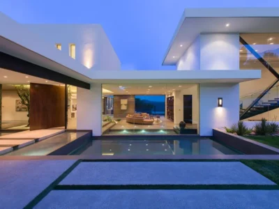 Benedict Canyon 2016 by Whipple Russell Architects a Beverly Hills Home Designed for Outdoor Living and Artful Entertaining 2
