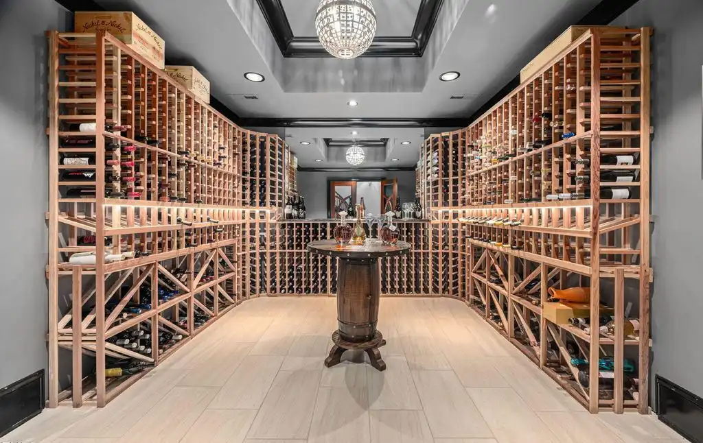 Breathtaking Estate at 1340 Eagleson Ln by Rodger L. Caldwell Lists for 6777000 12