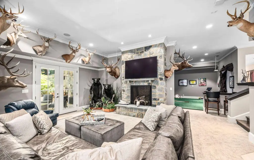 Breathtaking Estate at 1340 Eagleson Ln by Rodger L. Caldwell Lists for 6777000 13