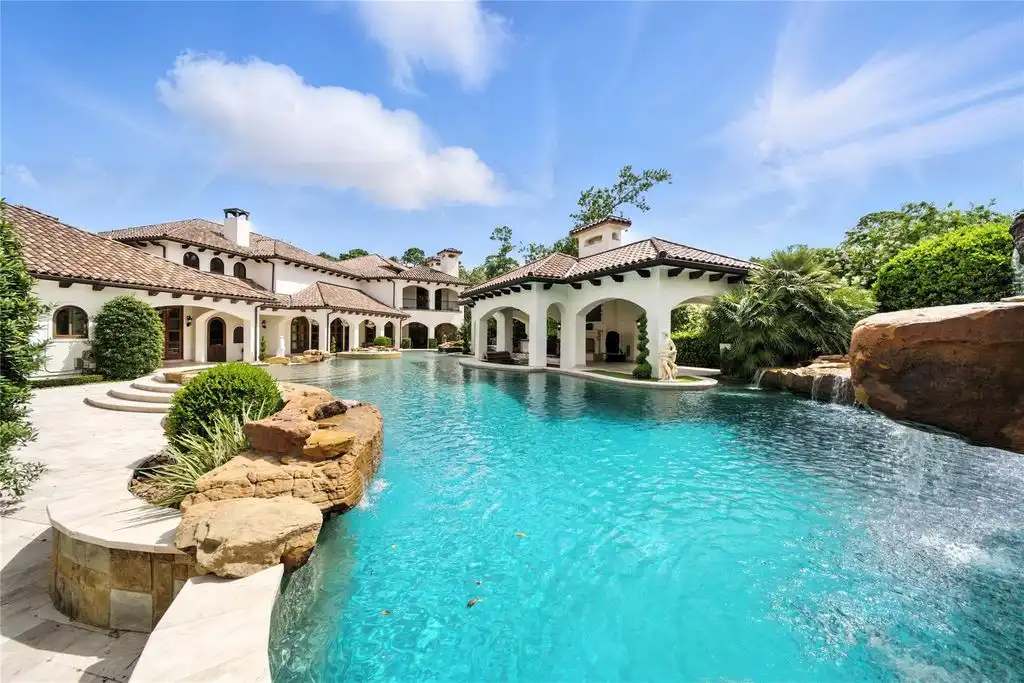Breathtaking Estate at 701 W Friar Tuck Ln Showcases Premier Outdoor Entertaining in Texas 14
