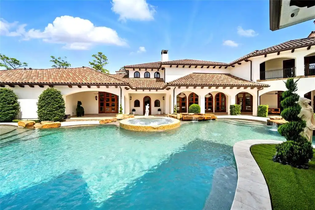Breathtaking Estate at 701 W Friar Tuck Ln Showcases Premier Outdoor Entertaining in Texas 15