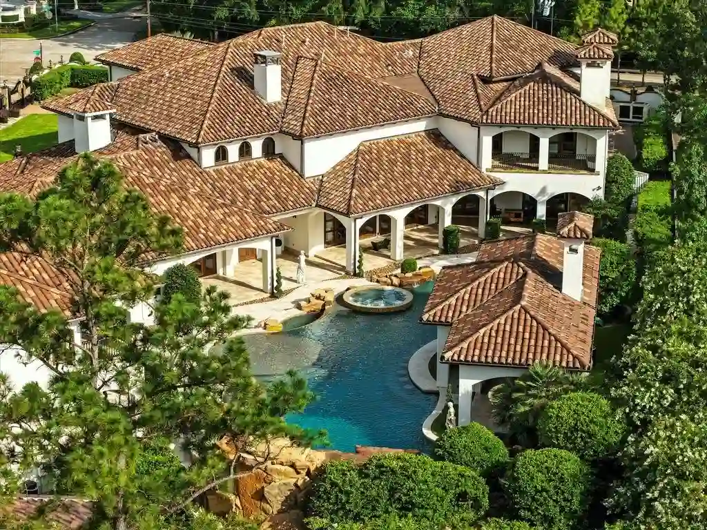 Breathtaking Estate at 701 W Friar Tuck Ln Showcases Premier Outdoor Entertaining in Texas 18