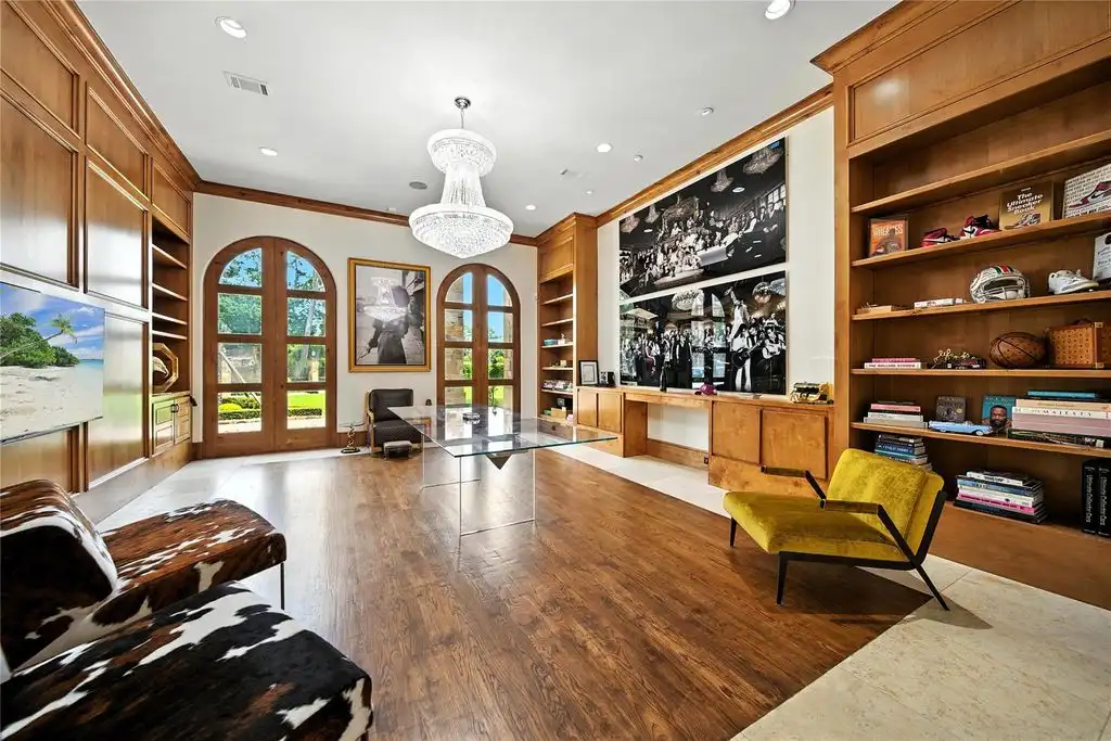 Breathtaking Estate at 701 W Friar Tuck Ln Showcases Premier Outdoor Entertaining in Texas 5