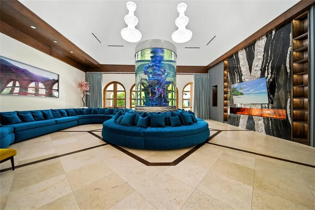 Breathtaking Estate at 701 W Friar Tuck Ln Showcases Premier Outdoor Entertaining in Texas 6