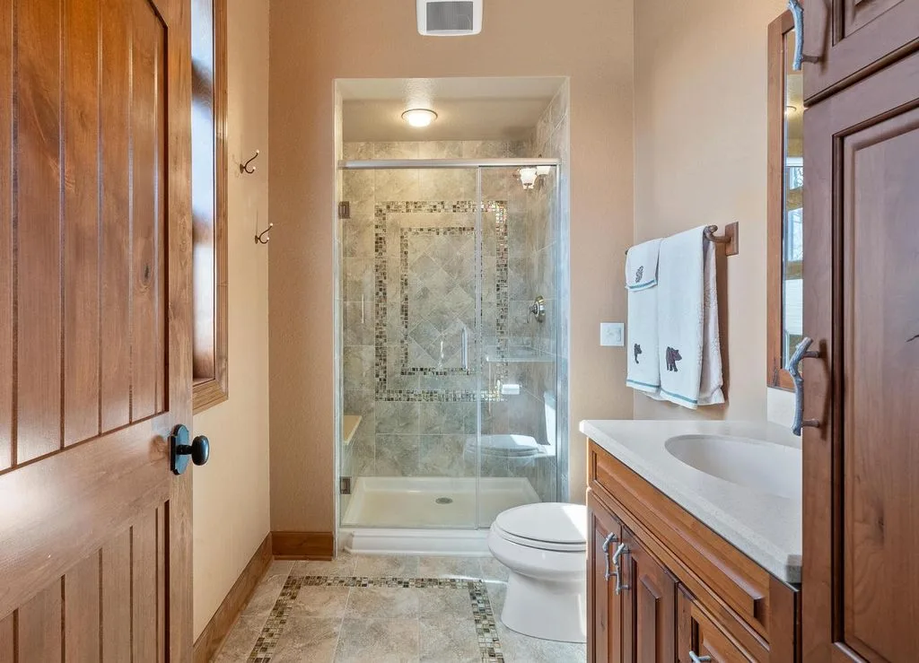 Breathtaking Lakefront Luxury W5539 Oak Park Road Estate on Middle Lake Listed at 4 10