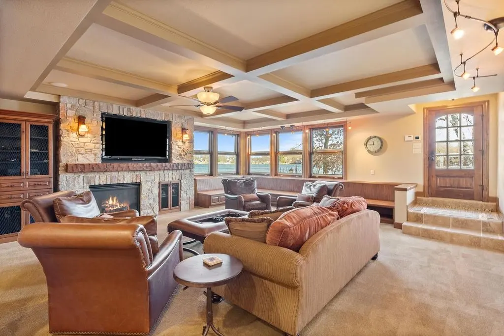 Breathtaking Lakefront Luxury W5539 Oak Park Road Estate on Middle Lake Listed at 4 18