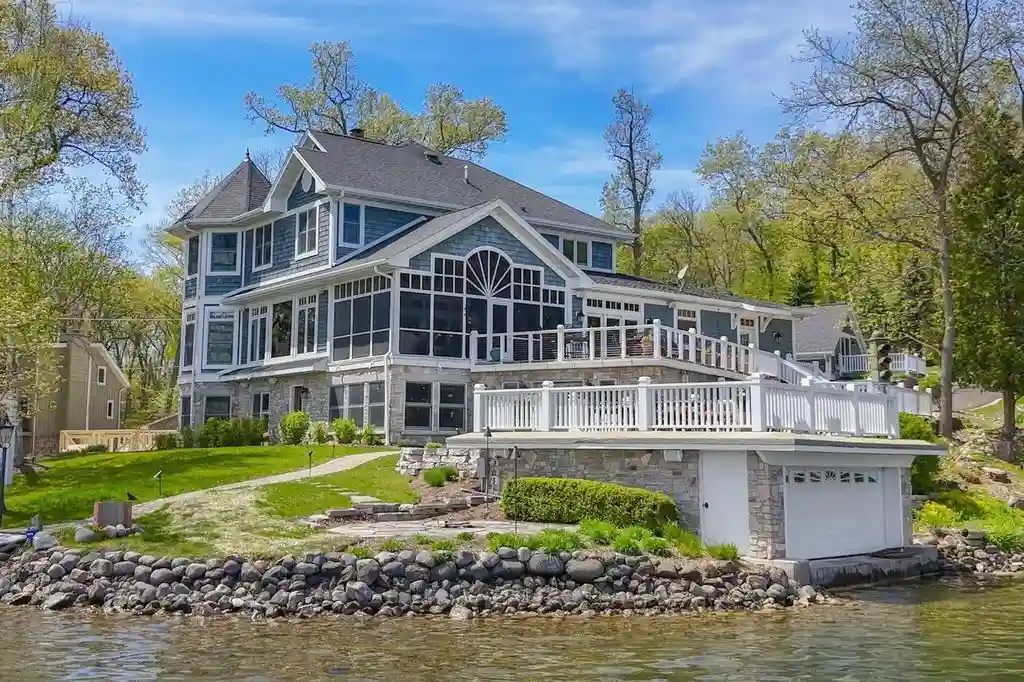 Breathtaking Lakefront Luxury W5539 Oak Park Road Estate on Middle Lake Listed at 4 2