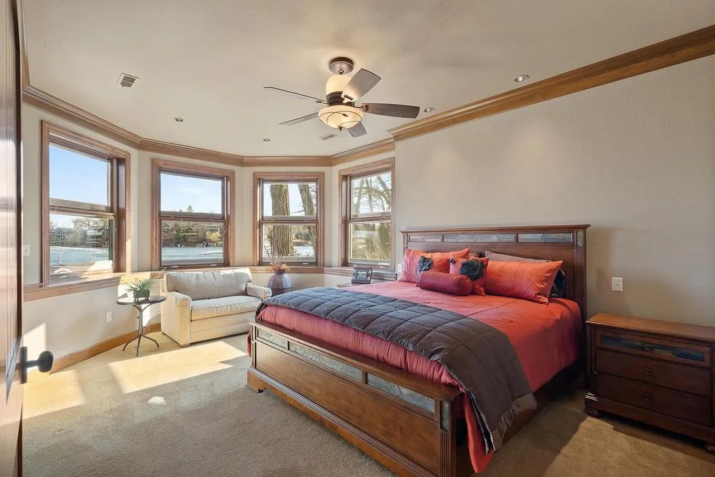 Breathtaking Lakefront Luxury W5539 Oak Park Road Estate on Middle Lake Listed at 4 20
