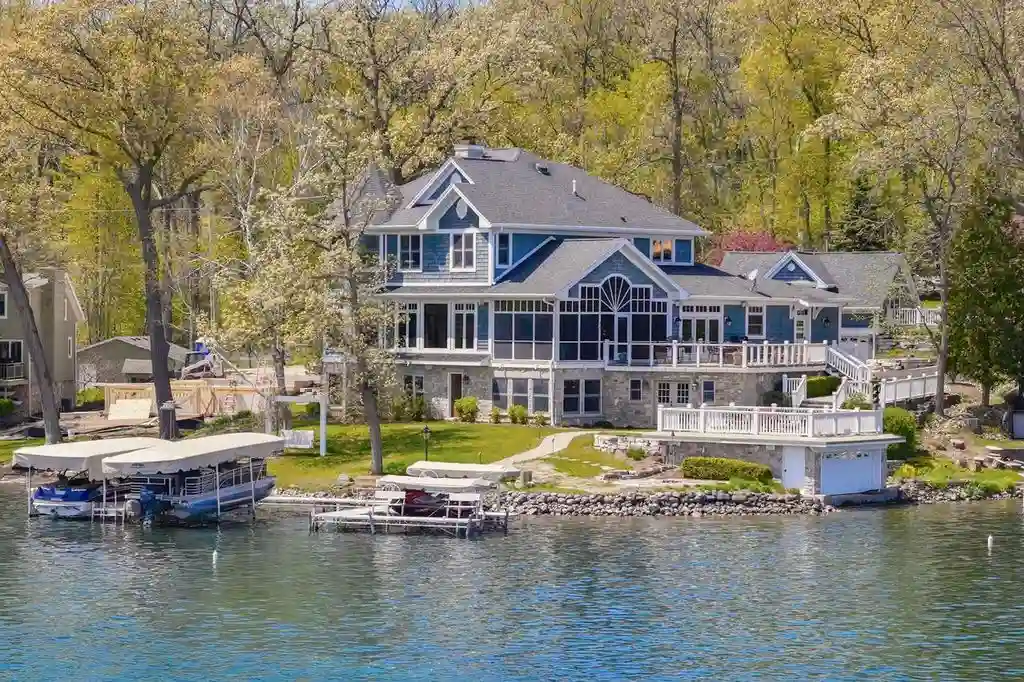 Breathtaking Lakefront Luxury W5539 Oak Park Road Estate on Middle Lake Listed at 4 3