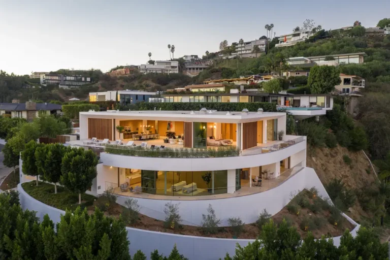 Delvin House by IR Architects, A Modern Beverly Hills Residence Blending Privacy, Light, and Elevated Living