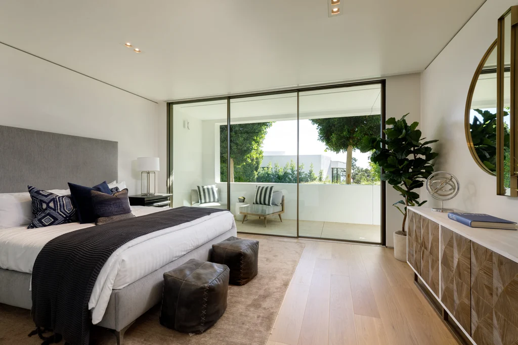 Delvin House by IR Architects A Modern Beverly Hills Residence Blending Privacy Light and Elevated Living 8