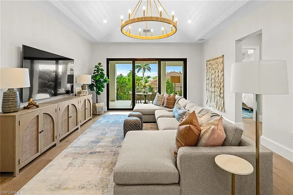 Exquisite 448 Devils LN A Modern Coastal Jewel in the Heart of Naples 5