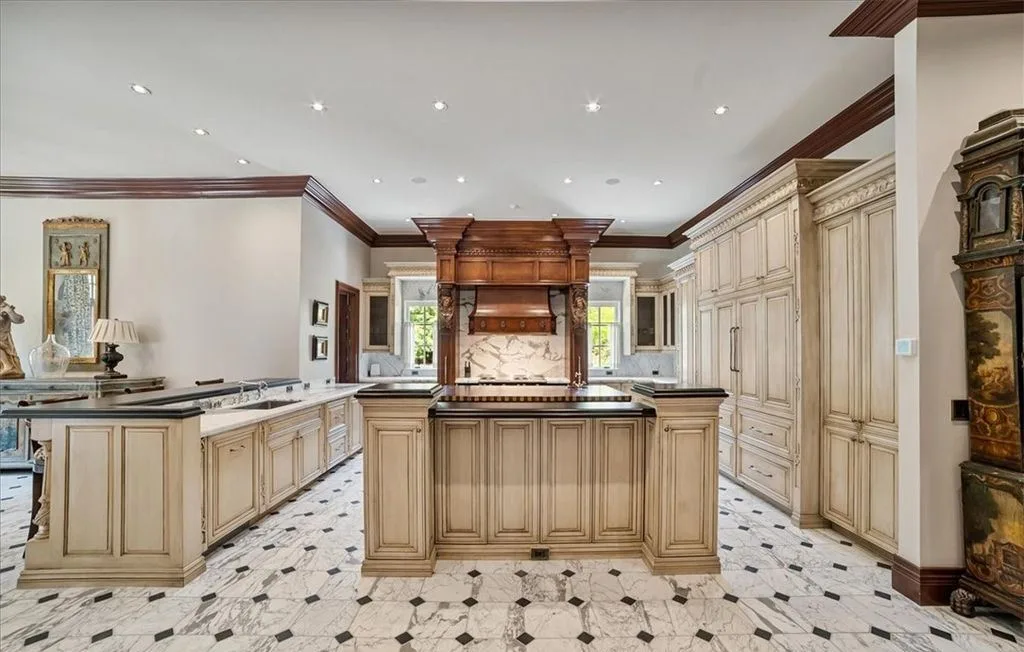 Luxury Italian Villa at 19 Eagles Landing Ln Blends European Elegance with Modern Nevada Living 12
