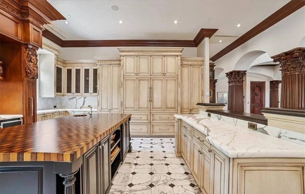 Luxury Italian Villa at 19 Eagles Landing Ln Blends European Elegance with Modern Nevada Living 13