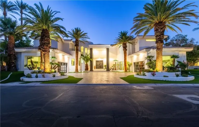 A Vision of Elegance and Comfort: Nevada Modern Estate Listed for $6,499,900