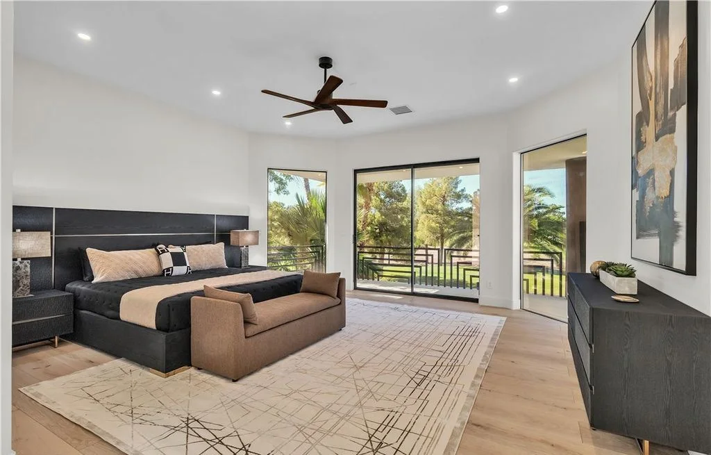 Luxury Redefined 34 Innisbrook Ave Offers a 6.49M Fusion of Comfort and Contemporary Design 14