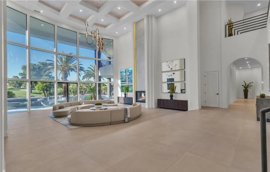 Luxury Redefined 34 Innisbrook Ave Offers a 6.49M Fusion of Comfort and Contemporary Design 5
