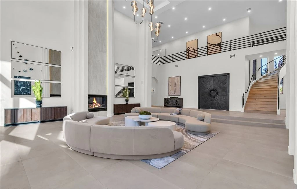 Luxury Redefined 34 Innisbrook Ave Offers a 6.49M Fusion of Comfort and Contemporary Design 7