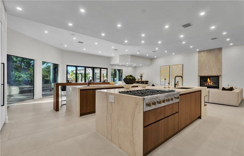 Luxury Redefined 34 Innisbrook Ave Offers a 6.49M Fusion of Comfort and Contemporary Design 8