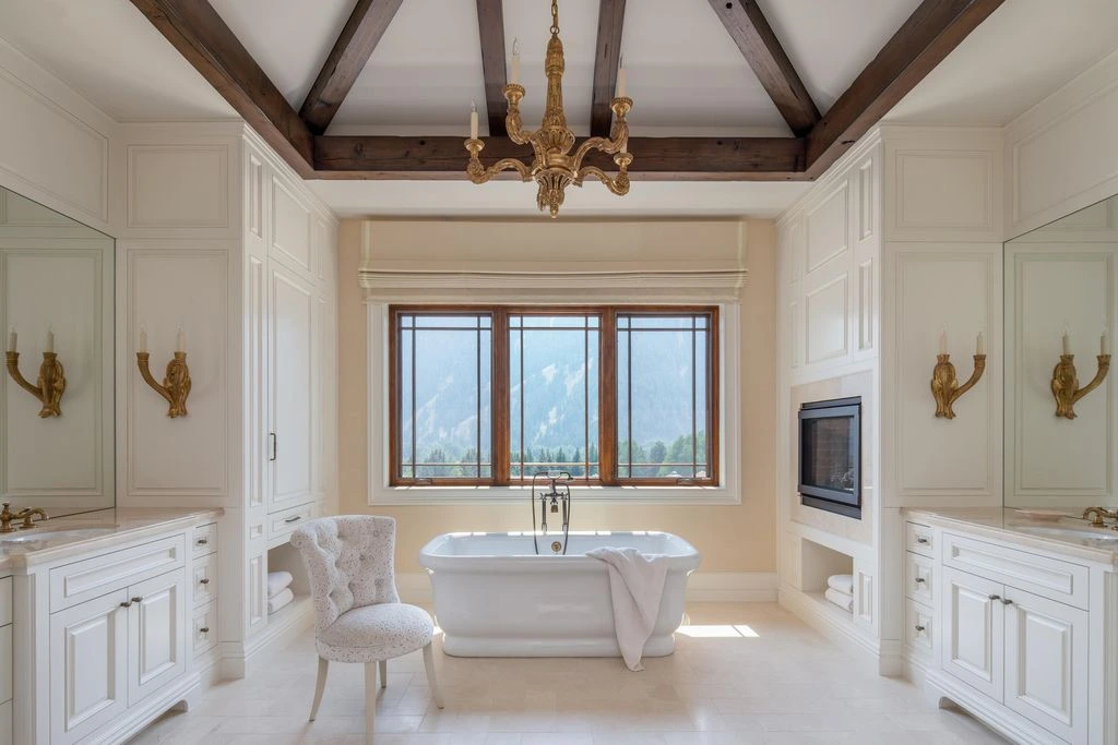 Spectacular 102 Farnlun Pl Residence Offers Elevated Living and Unmatched Grandeur in Idaho Asking 22 16