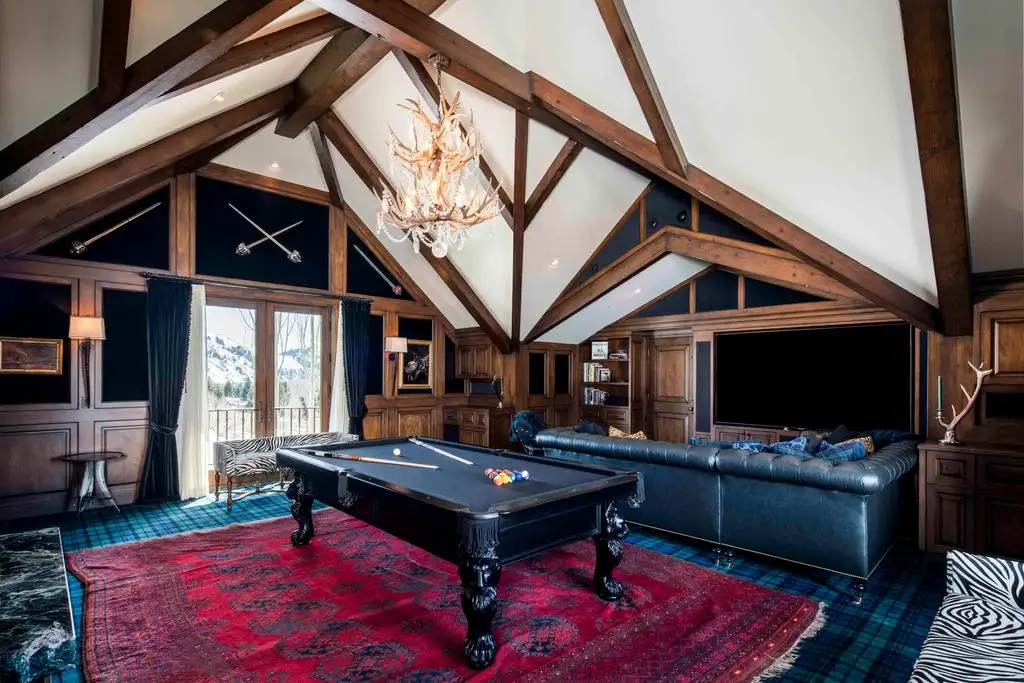 Spectacular 102 Farnlun Pl Residence Offers Elevated Living and Unmatched Grandeur in Idaho Asking 22 17