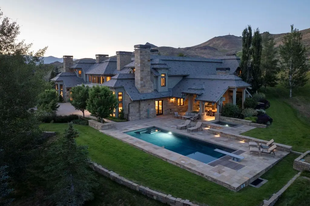 Spectacular 102 Farnlun Pl Residence Offers Elevated Living and Unmatched Grandeur in Idaho Asking 22 18