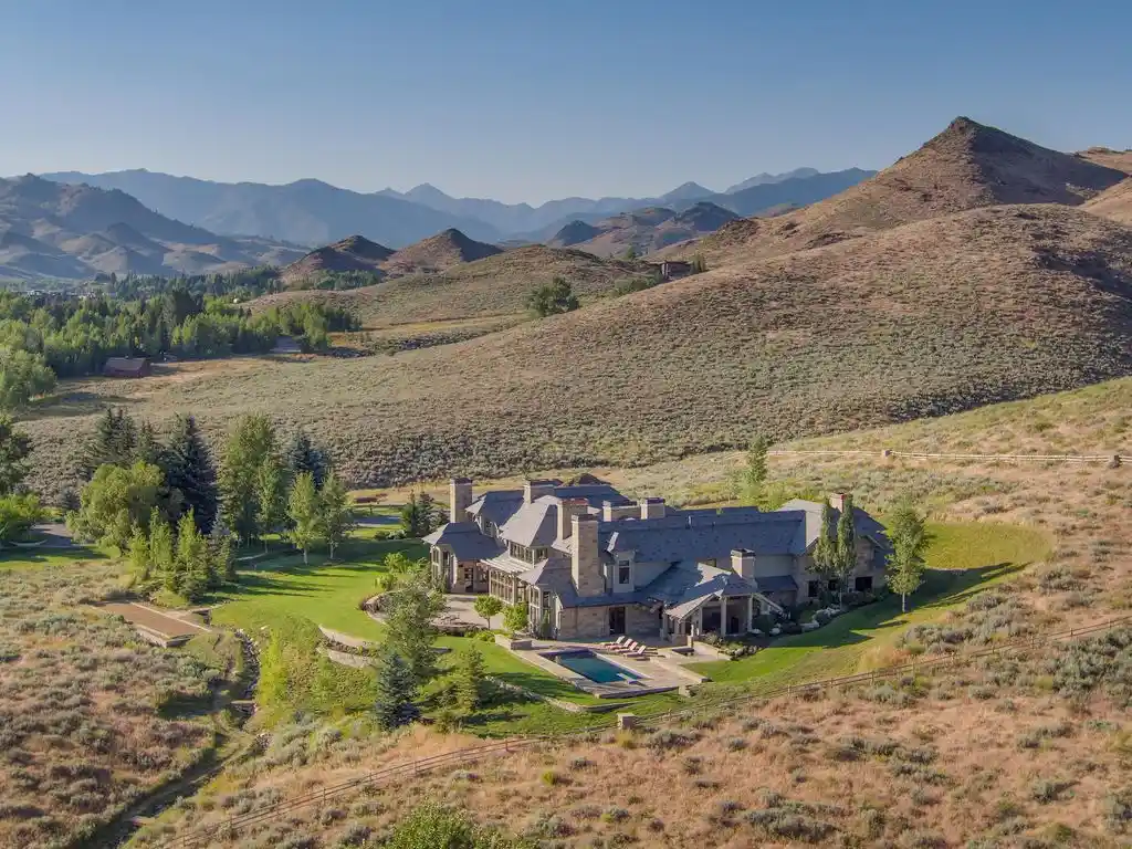 Spectacular 102 Farnlun Pl Residence Offers Elevated Living and Unmatched Grandeur in Idaho Asking 22 20