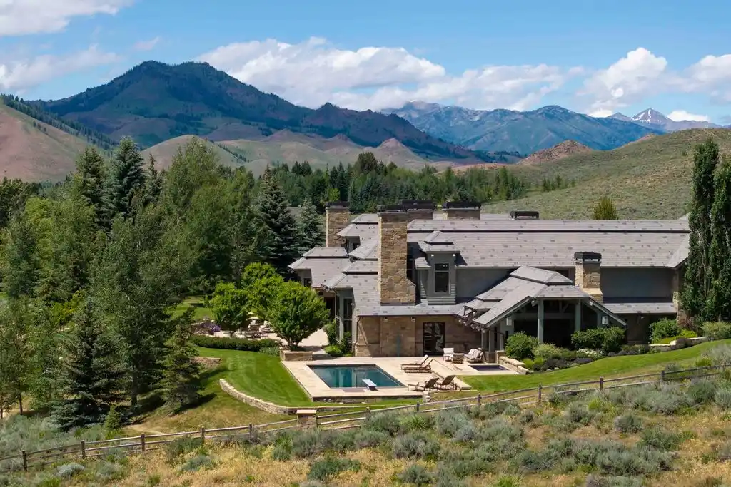 Spectacular 102 Farnlun Pl Residence Offers Elevated Living and Unmatched Grandeur in Idaho Asking 22 3