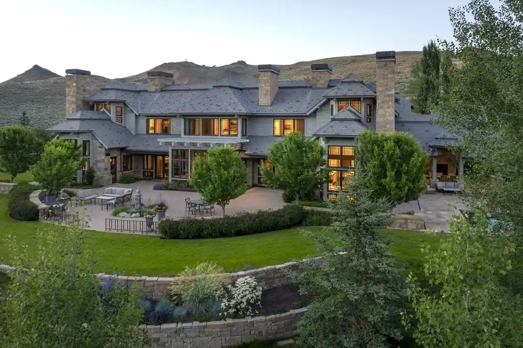 Spectacular 102 Farnlun Pl Residence Offers Elevated Living and Unmatched Grandeur in Idaho Asking 22 4