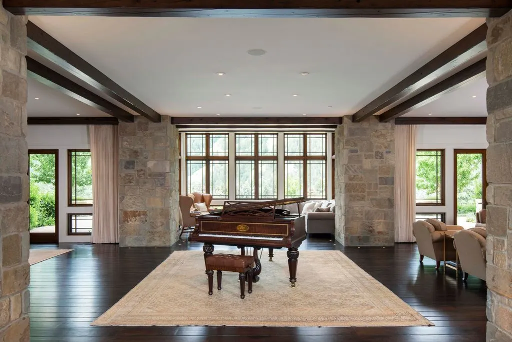 Spectacular 102 Farnlun Pl Residence Offers Elevated Living and Unmatched Grandeur in Idaho Asking 22 7