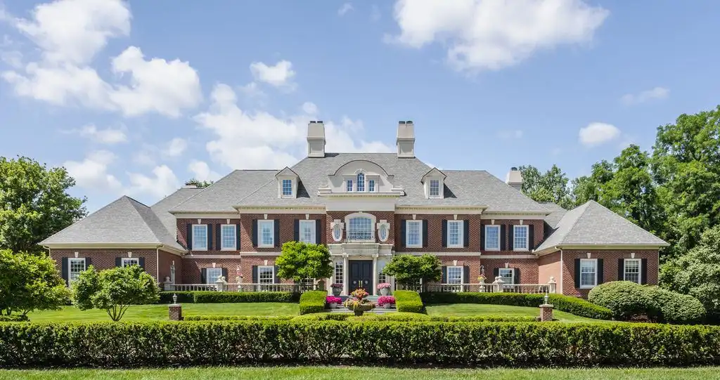 Spectacular 4141 W 116th St Property Combines Privacy with Proximity to Elite Amenities in Indiana Asking 11 1