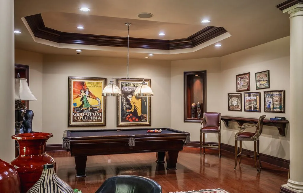 Spectacular 4141 W 116th St Property Combines Privacy with Proximity to Elite Amenities in Indiana Asking 11 16