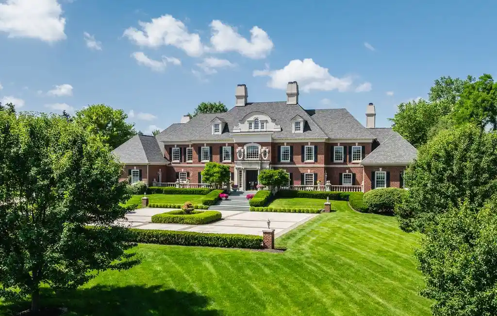 Spectacular 4141 W 116th St Property Combines Privacy with Proximity to Elite Amenities in Indiana Asking 11 3