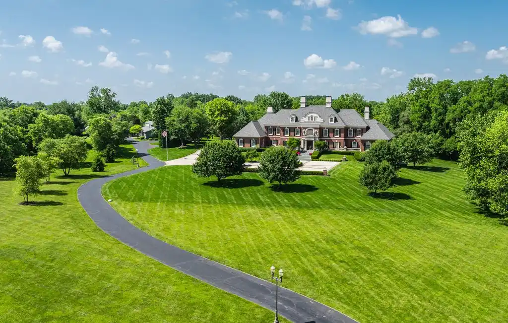 Spectacular 4141 W 116th St Property Combines Privacy with Proximity to Elite Amenities in Indiana Asking 11 4