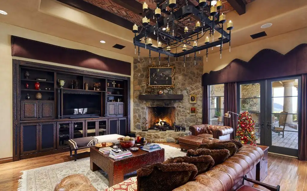 Step Inside the Iconic 10201 E Happy Valley Rd Edward Chavezs 14.5M Italian Inspired Masterpiece 7