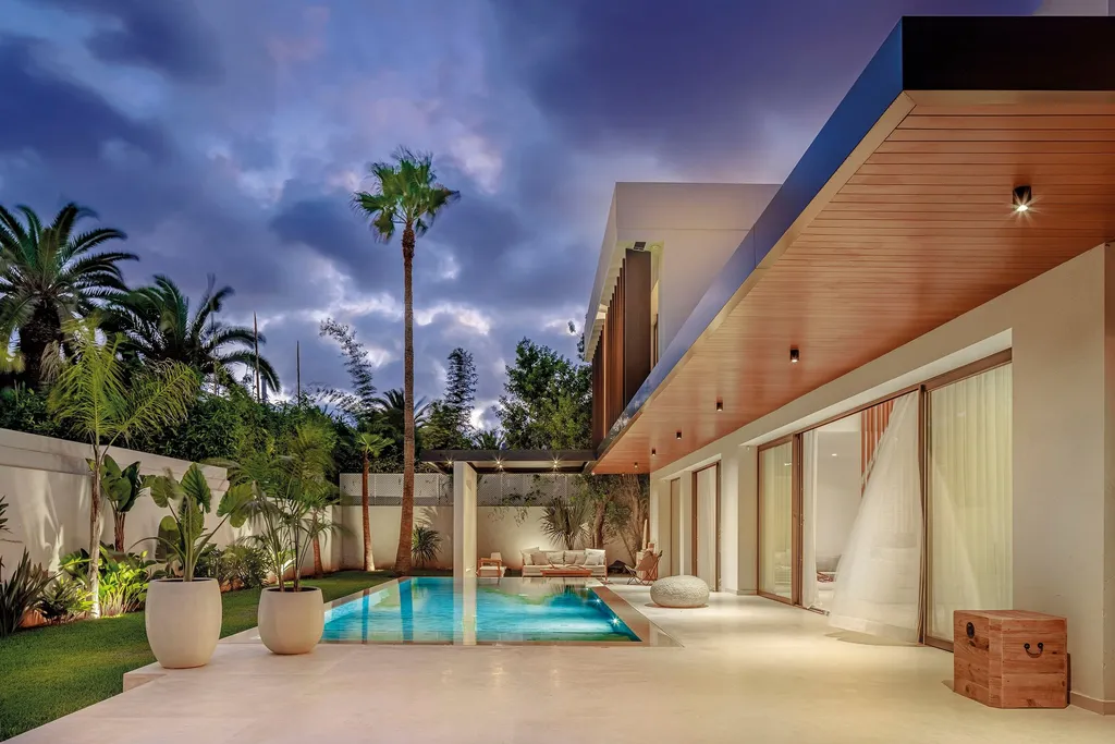 Villa C by Yachar Bouhaya Architect A White Modernist Residence in Casablanca Balancing Functionality and Light 12 1