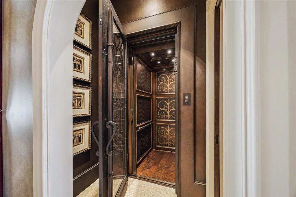 11095 Memorial Dr Extraordinary Texas Estate Showcasing Timeless Architecture Lists for 8.8 Million 21