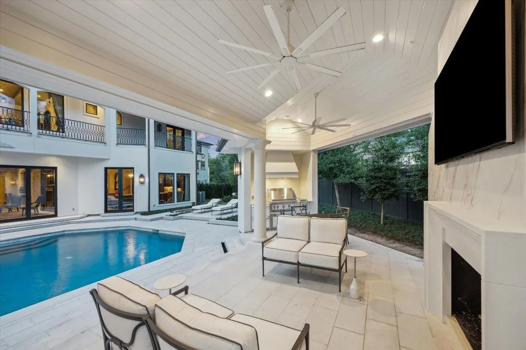 11095 Memorial Dr Extraordinary Texas Estate Showcasing Timeless Architecture Lists for 8.8 Million 25