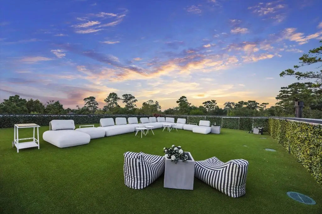 11095 Memorial Dr Extraordinary Texas Estate Showcasing Timeless Architecture Lists for 8.8 Million 26