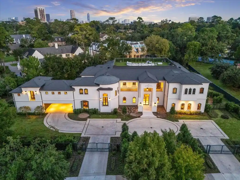 11095 Memorial Dr Extraordinary Texas Estate Showcasing Timeless Architecture Lists for 8.8 Million 27