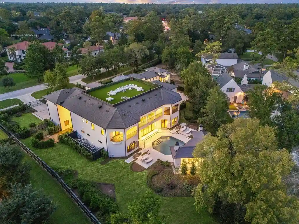 11095 Memorial Dr Extraordinary Texas Estate Showcasing Timeless Architecture Lists for 8.8 Million 28