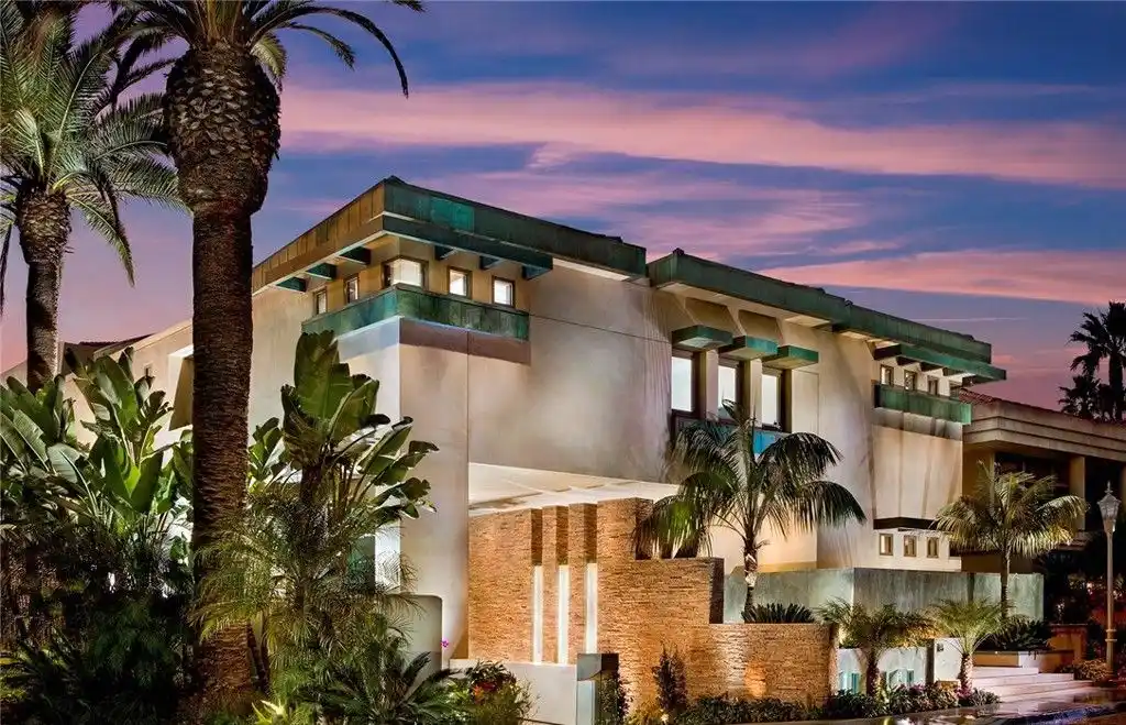 18 Ritz Cove Dr Exquisite California Oceanfront Estate Lists for 22.55 Million 2