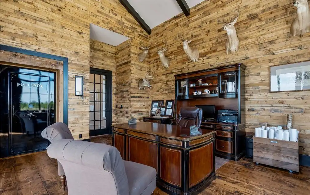 19001 W 41st St S Spectacular Oklahoma Estate with Panoramic Views and 4 Ponds Listed at 6.9 Million 18