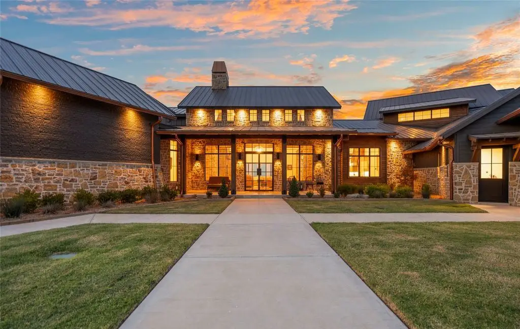 19001 W 41st St S Spectacular Oklahoma Estate with Panoramic Views and 4 Ponds Listed at 6.9 Million 2