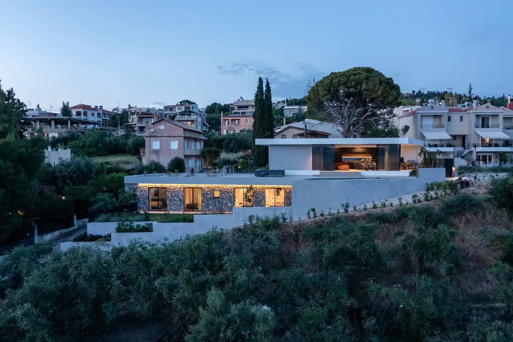 2 Ray House by Facade A Dialogue Between Geometry Landscape and Light 3