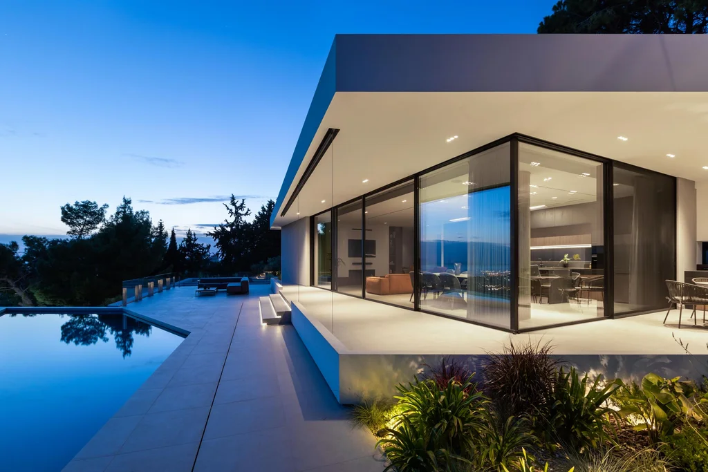2 Ray House by Facade A Dialogue Between Geometry Landscape and Light 9