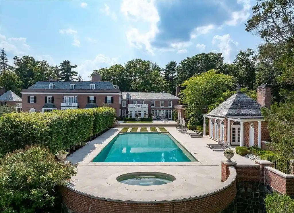 2525 Purchase Street Offers a Rare and Remarkable 30 Million Manhattan Residence 26