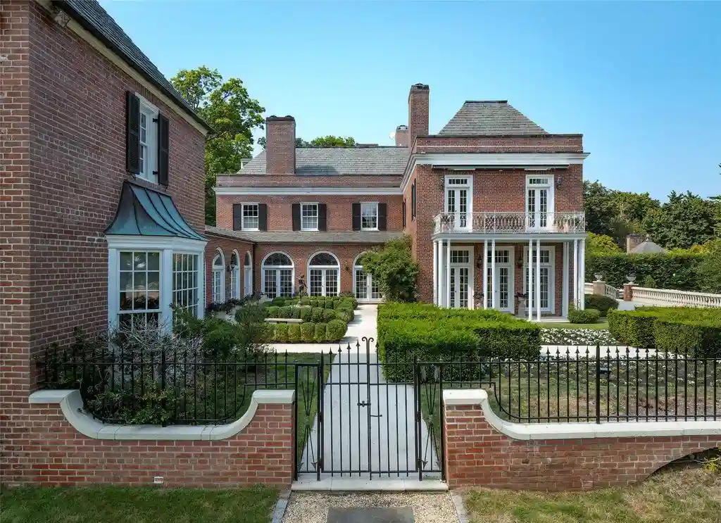 2525 Purchase Street Offers a Rare and Remarkable 30 Million Manhattan Residence 5